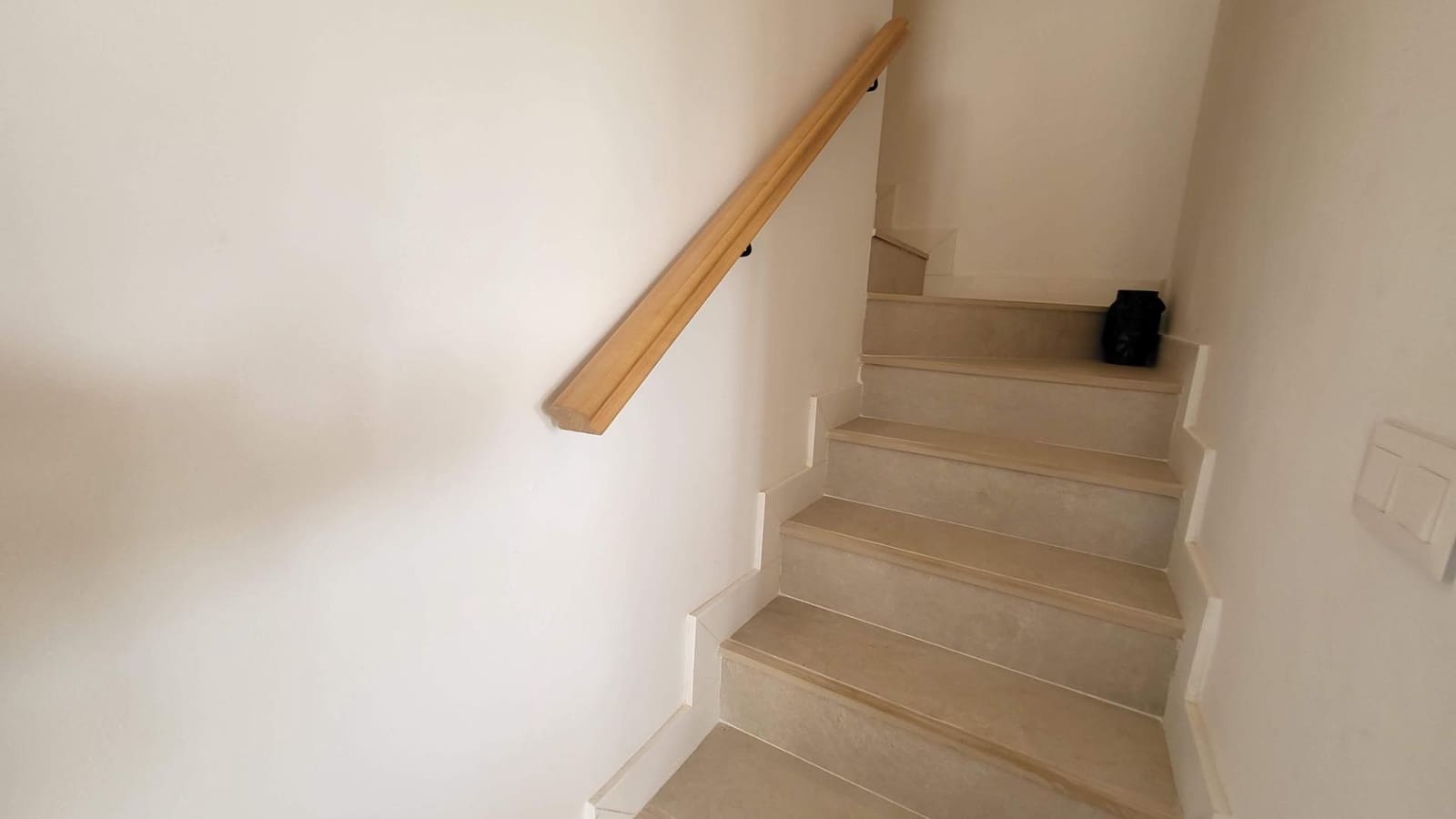 2 soveværelse Lejlighed til salg i Arenales del Sol med swimmingpool - € 340.000 (Ref: 9282225)