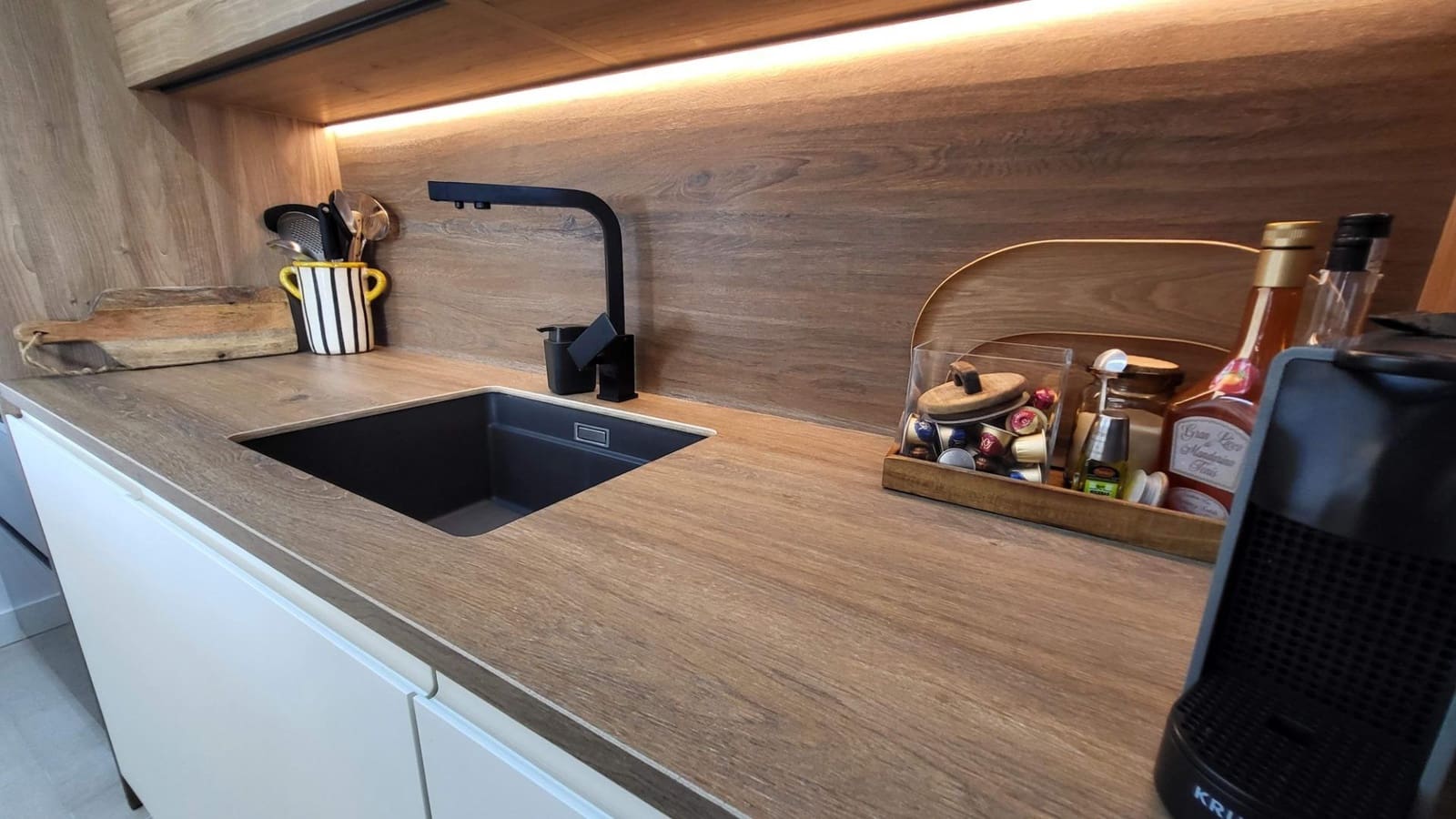 2 soveværelse Lejlighed til salg i Arenales del Sol med swimmingpool - € 340.000 (Ref: 9282225)