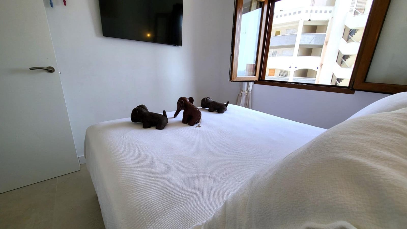 2 soveværelse Lejlighed til salg i Arenales del Sol med swimmingpool - € 340.000 (Ref: 9282225)