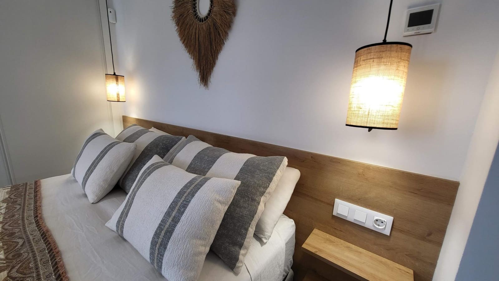 2 soveværelse Lejlighed til salg i Arenales del Sol med swimmingpool - € 340.000 (Ref: 9282225)