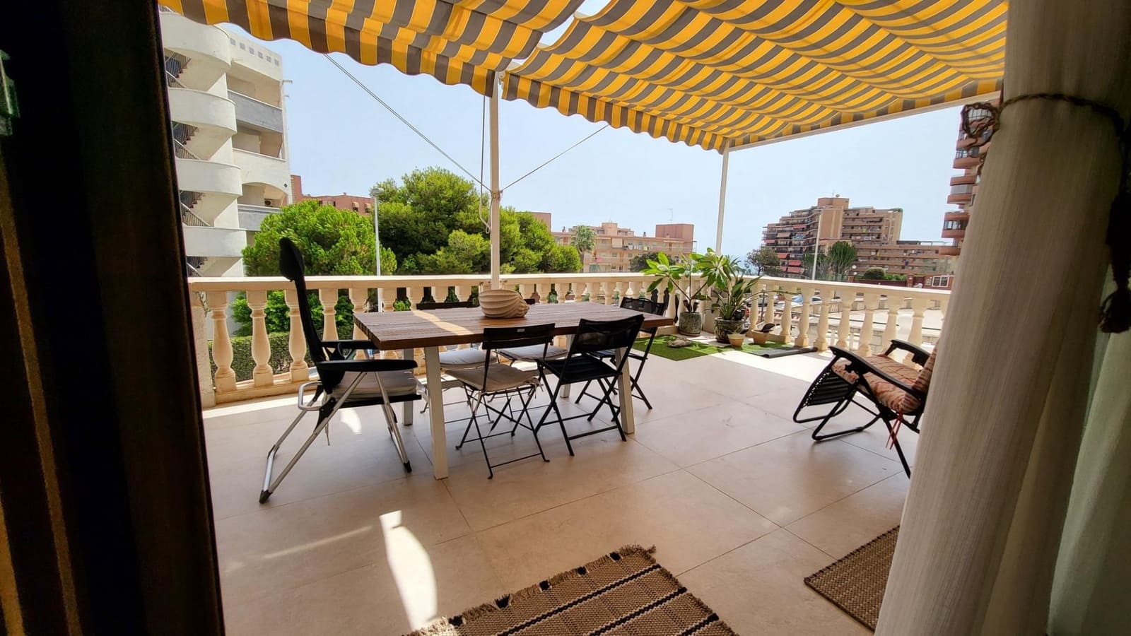 2 soveværelse Lejlighed til salg i Arenales del Sol med swimmingpool - € 340.000 (Ref: 9282225)