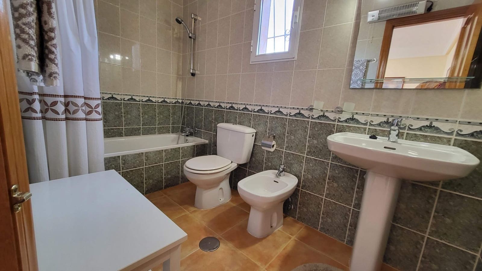 3 makuuhuone Huvila myytävänä paikassa Gran Alacant mukana uima-altaan 
autotalli - 525 000 € (Ref: 9376714)