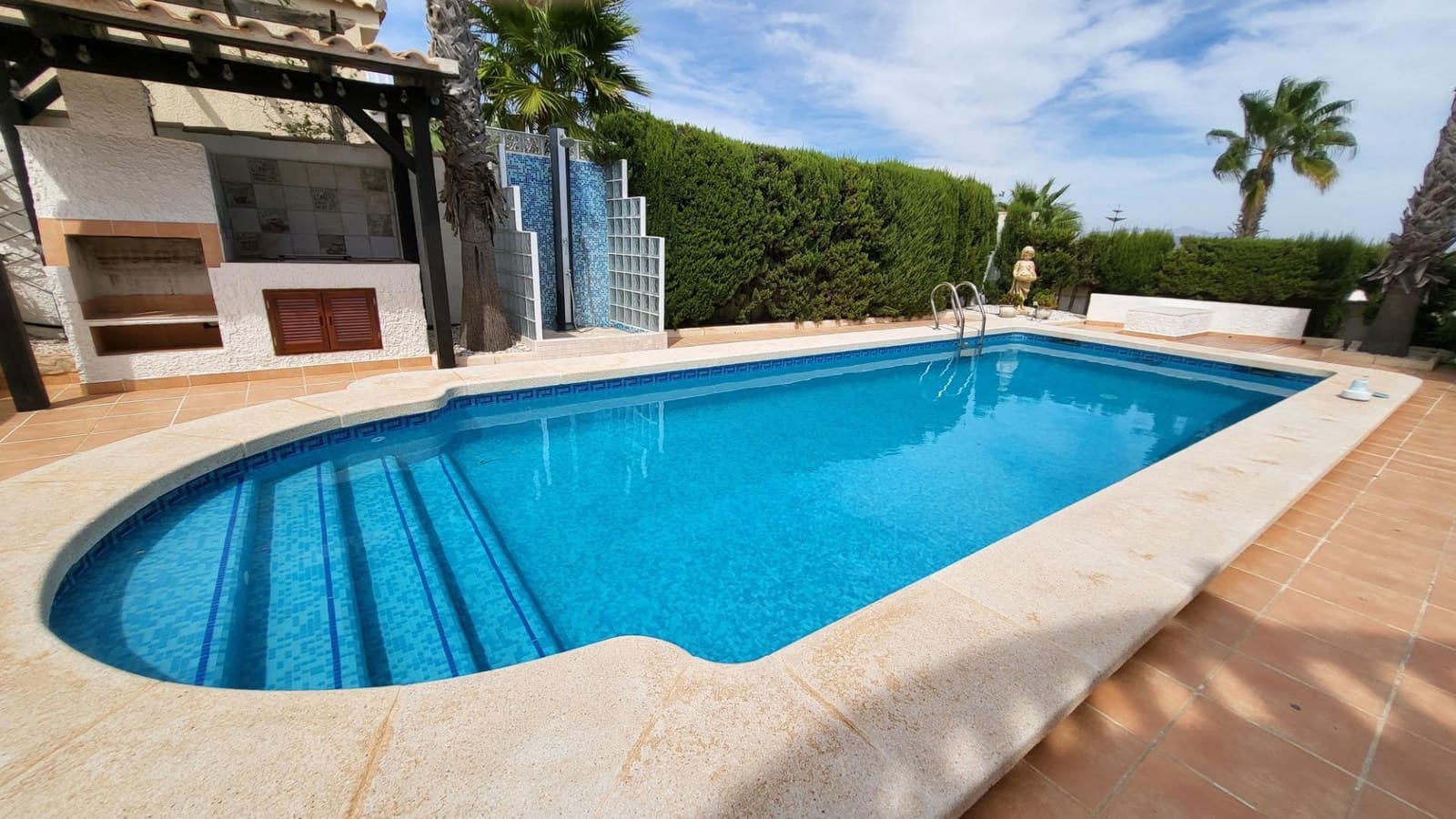 3 makuuhuone Huvila myytävänä paikassa Gran Alacant mukana uima-altaan 
autotalli - 525 000 € (Ref: 9376714)