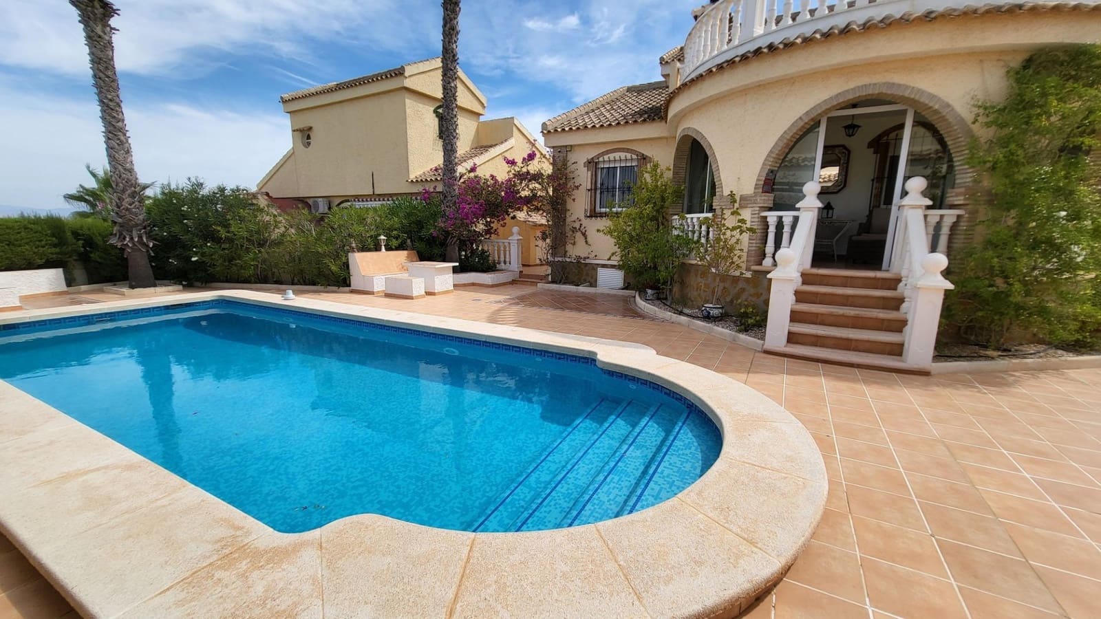 3 makuuhuone Huvila myytävänä paikassa Gran Alacant mukana uima-altaan 
autotalli - 525 000 € (Ref: 9376714)