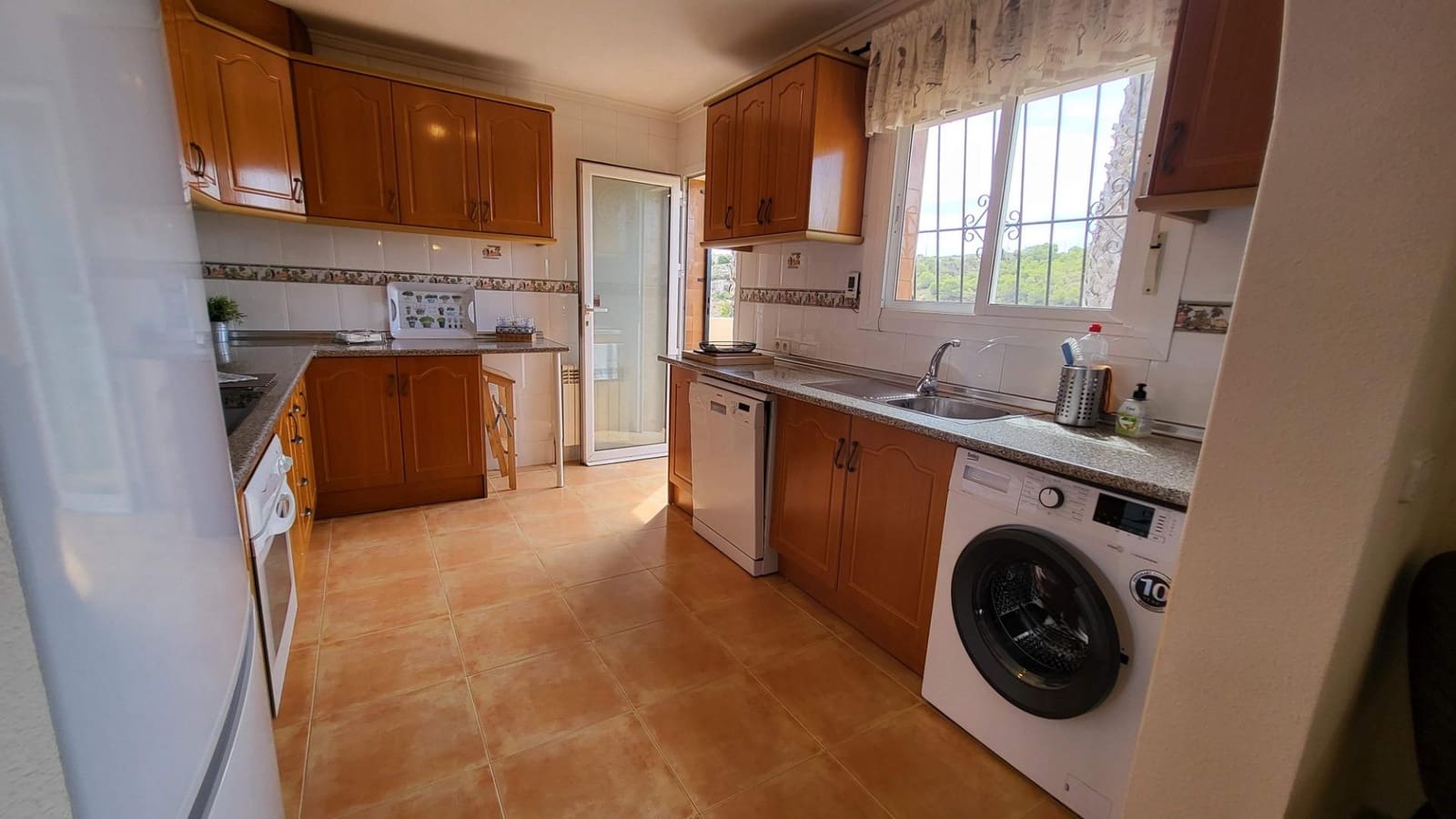 3 makuuhuone Huvila myytävänä paikassa Gran Alacant mukana uima-altaan 
autotalli - 525 000 € (Ref: 9376714)