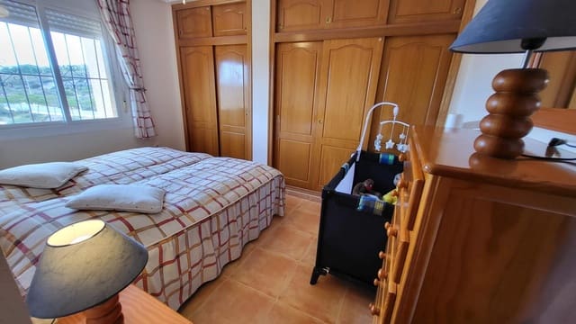 3 makuuhuone Huvila myytävänä paikassa Gran Alacant, Santa Pola mukana uima-altaan 
autotalli - 525 000 € (Ref: 9376714)