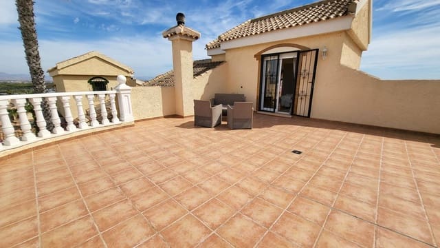 3 makuuhuone Huvila myytävänä paikassa Gran Alacant, Santa Pola mukana uima-altaan 
autotalli - 525 000 € (Ref: 9376714)