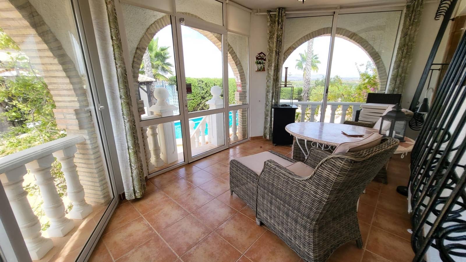 3 makuuhuone Huvila myytävänä paikassa Gran Alacant mukana uima-altaan 
autotalli - 525 000 € (Ref: 9376714)