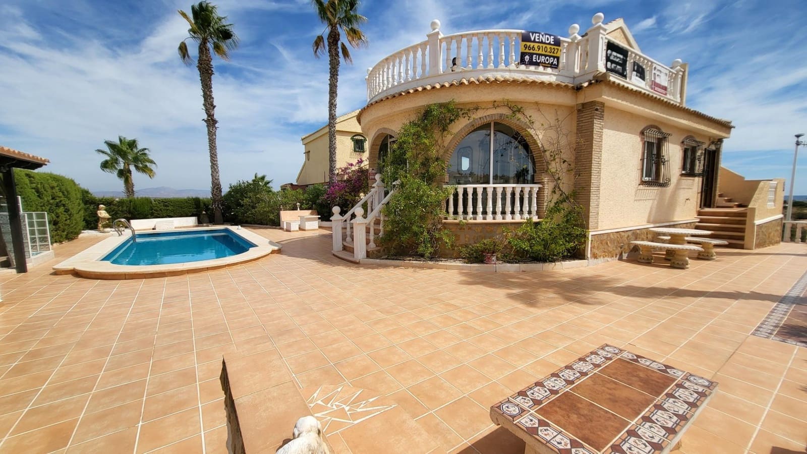 3 makuuhuone Huvila myytävänä paikassa Gran Alacant mukana uima-altaan 
autotalli - 525 000 € (Ref: 9376714)