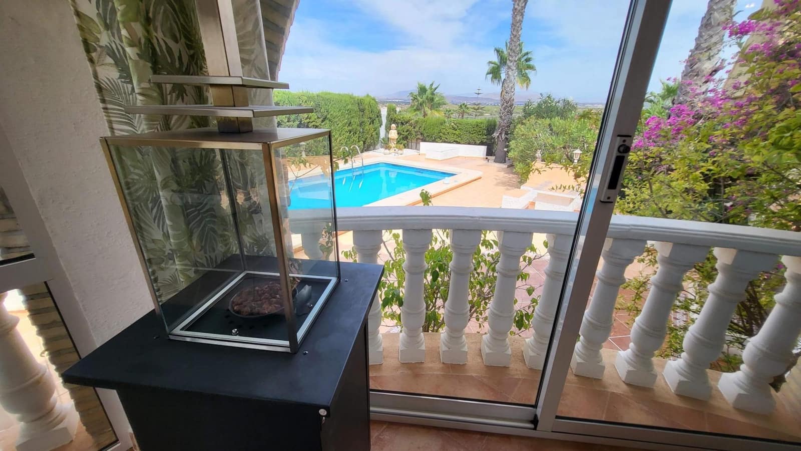 3 makuuhuone Huvila myytävänä paikassa Gran Alacant mukana uima-altaan 
autotalli - 525 000 € (Ref: 9376714)