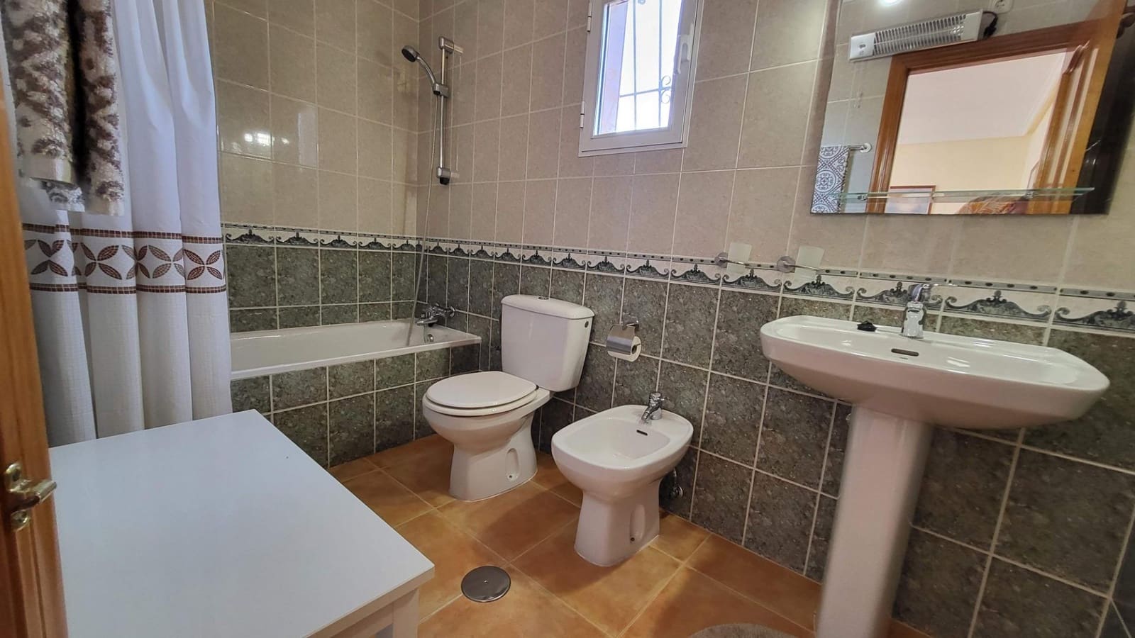 3 makuuhuone Huvila myytävänä paikassa Gran Alacant mukana uima-altaan 
autotalli - 525 000 € (Ref: 9376714)