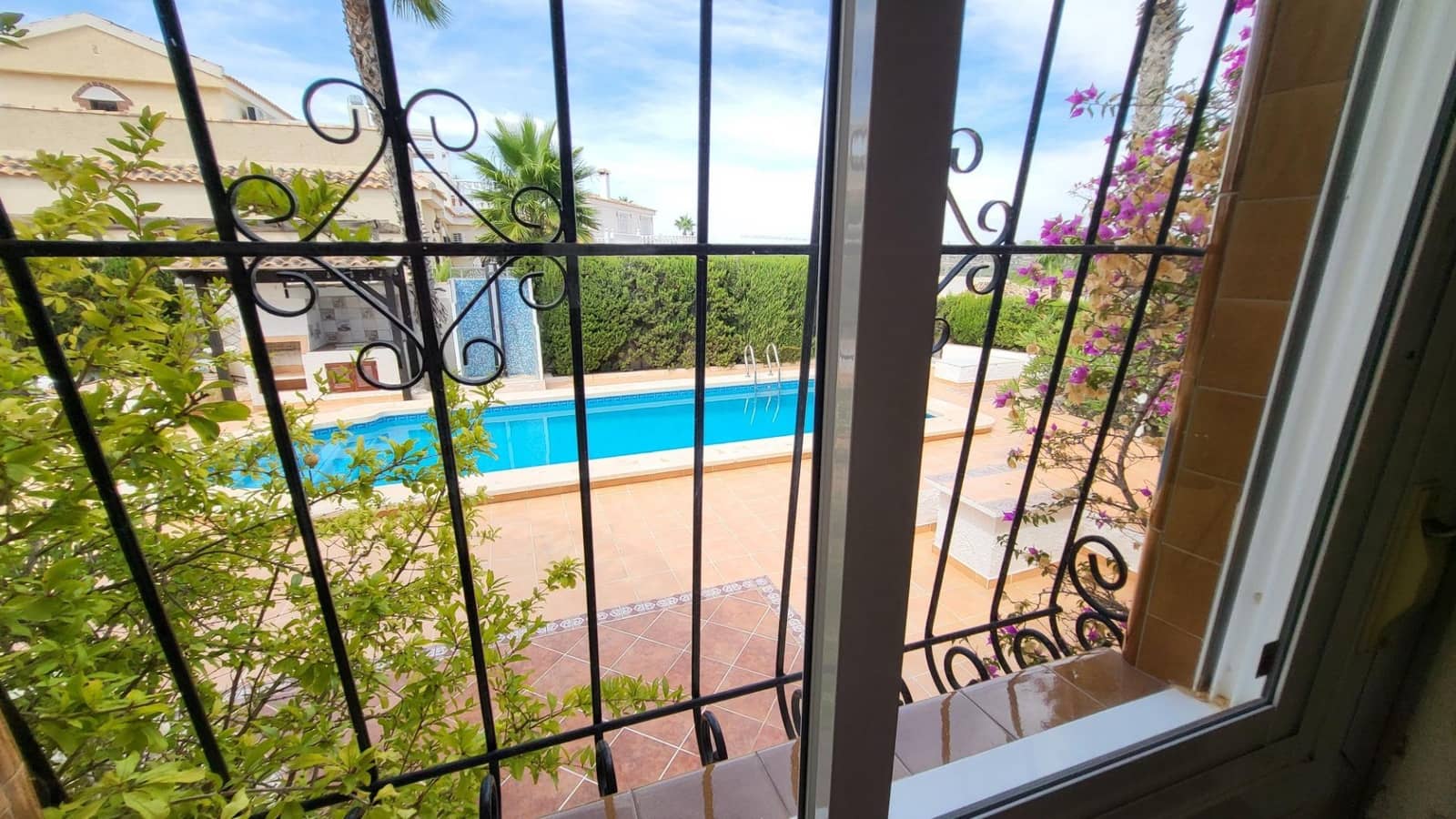 3 makuuhuone Huvila myytävänä paikassa Gran Alacant mukana uima-altaan 
autotalli - 525 000 € (Ref: 9376714)