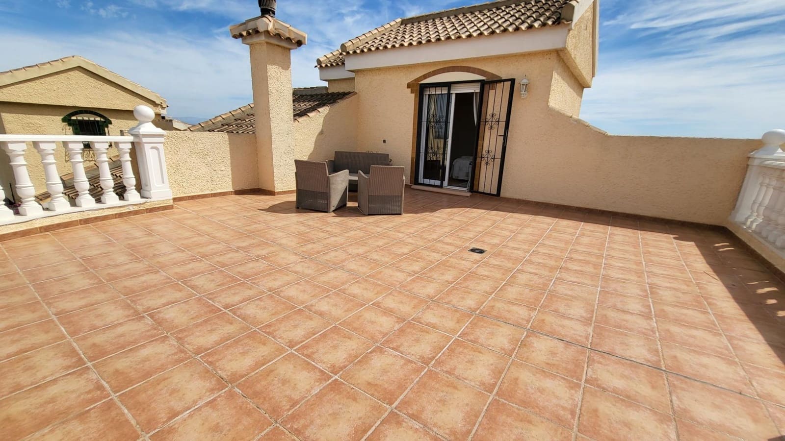 3 makuuhuone Huvila myytävänä paikassa Gran Alacant mukana uima-altaan 
autotalli - 525 000 € (Ref: 9376714)