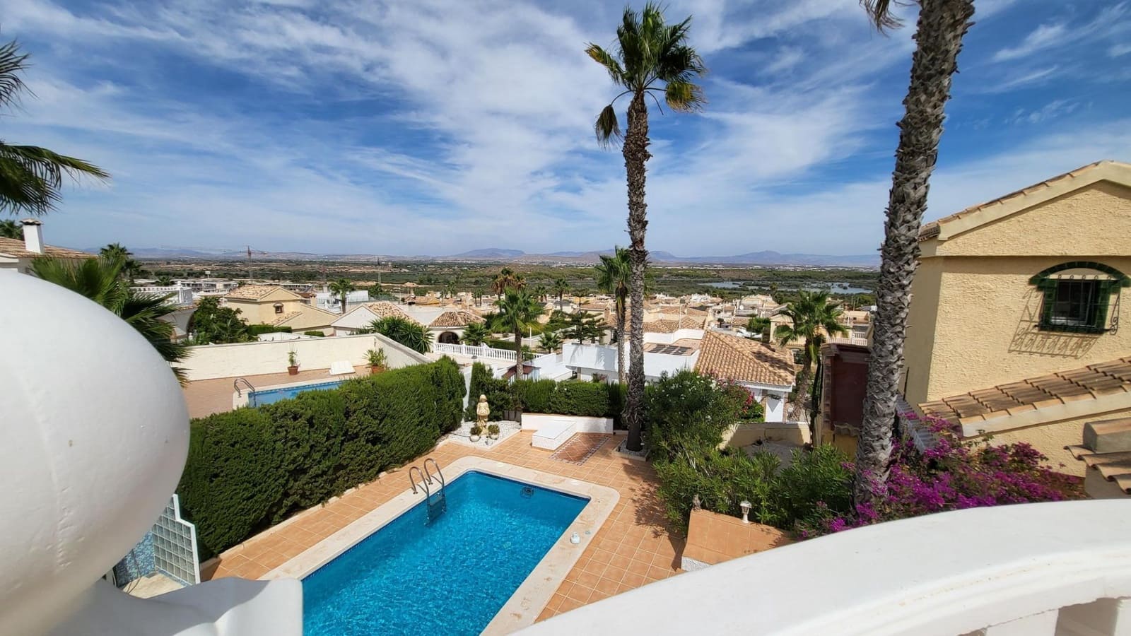 3 makuuhuone Huvila myytävänä paikassa Gran Alacant mukana uima-altaan 
autotalli - 525 000 € (Ref: 9376714)