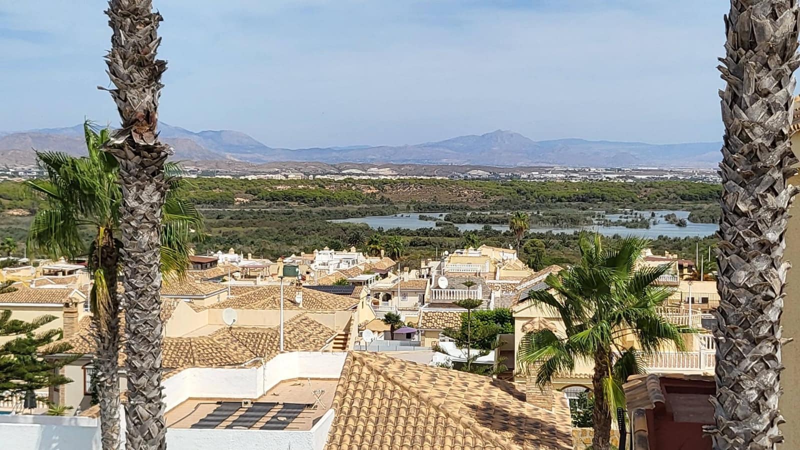 3 makuuhuone Huvila myytävänä paikassa Gran Alacant mukana uima-altaan 
autotalli - 525 000 € (Ref: 9376714)