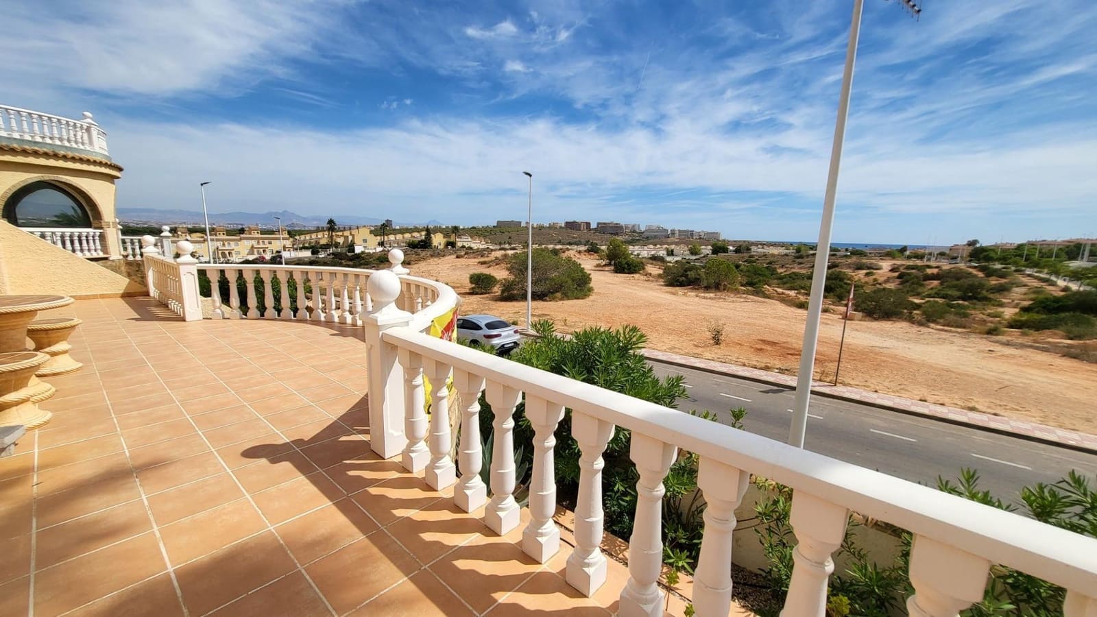 3 makuuhuone Huvila myytävänä paikassa Gran Alacant mukana uima-altaan 
autotalli - 525 000 € (Ref: 9376714)