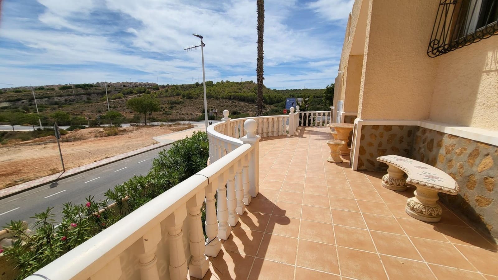 3 makuuhuone Huvila myytävänä paikassa Gran Alacant mukana uima-altaan 
autotalli - 525 000 € (Ref: 9376714)