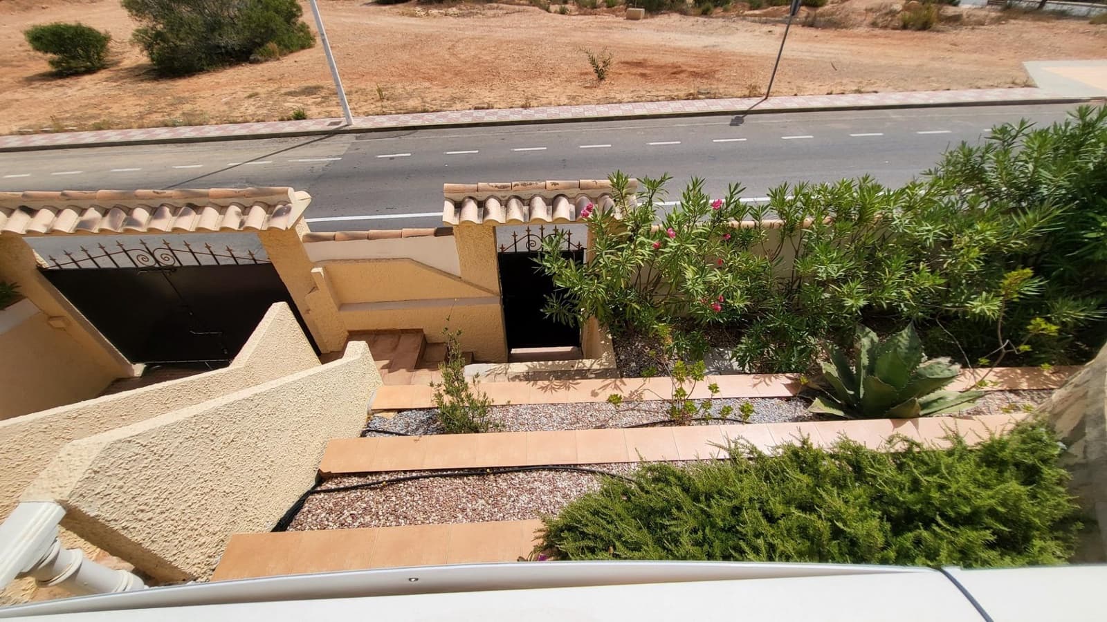 3 makuuhuone Huvila myytävänä paikassa Gran Alacant mukana uima-altaan 
autotalli - 525 000 € (Ref: 9376714)