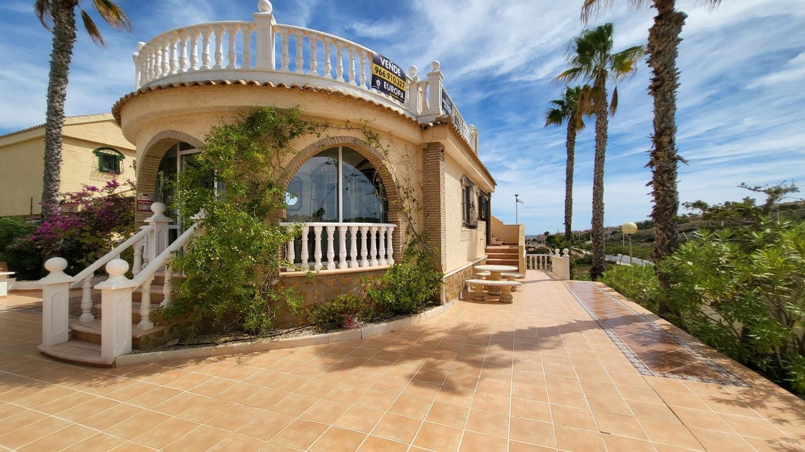 3 makuuhuone Huvila myytävänä paikassa Gran Alacant mukana uima-altaan 
autotalli - 525 000 € (Ref: 9376714)