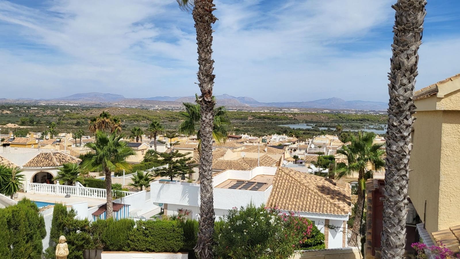 3 makuuhuone Huvila myytävänä paikassa Gran Alacant mukana uima-altaan 
autotalli - 525 000 € (Ref: 9376714)