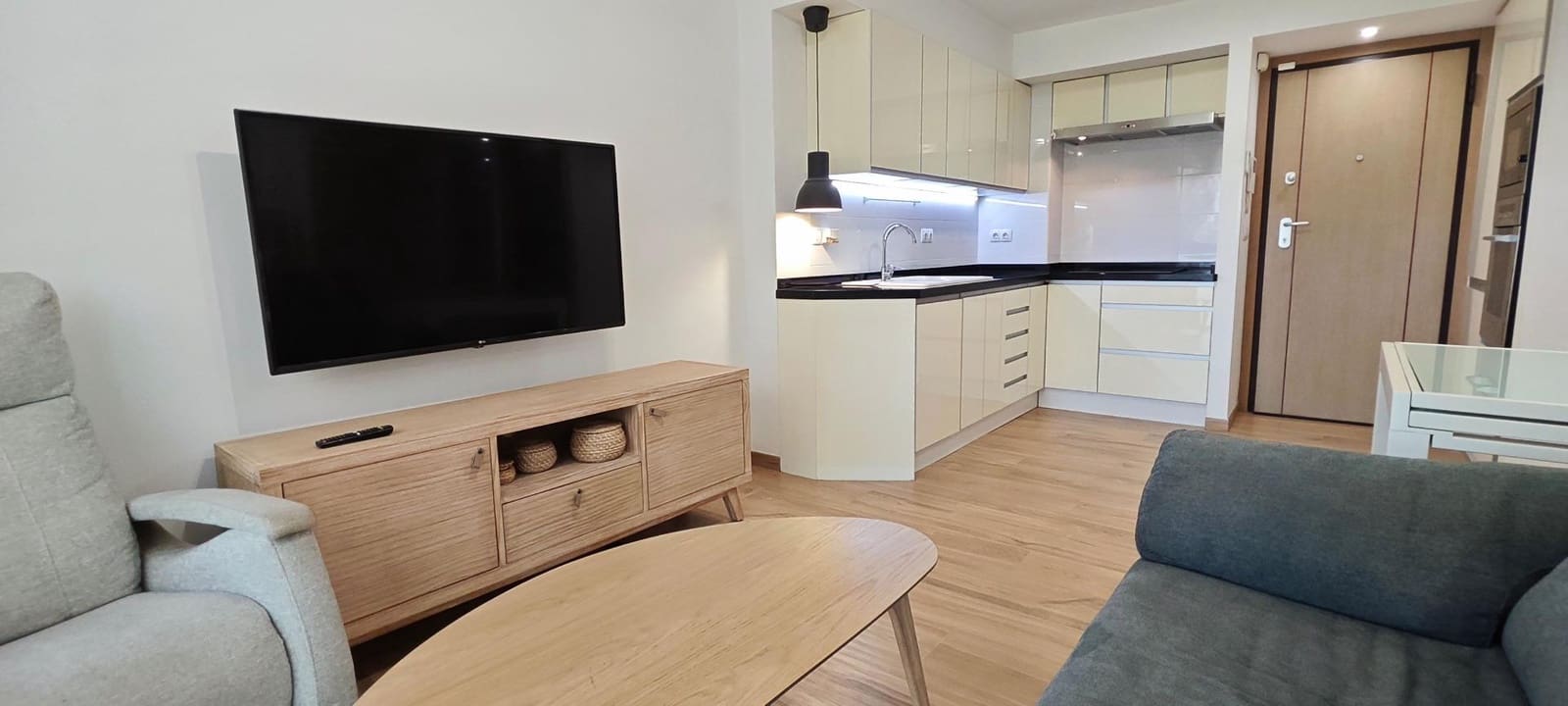 2 chambre Appartement à vendre à Playa de San Juan avec piscine - 410 000 € (Ref: 9730260)