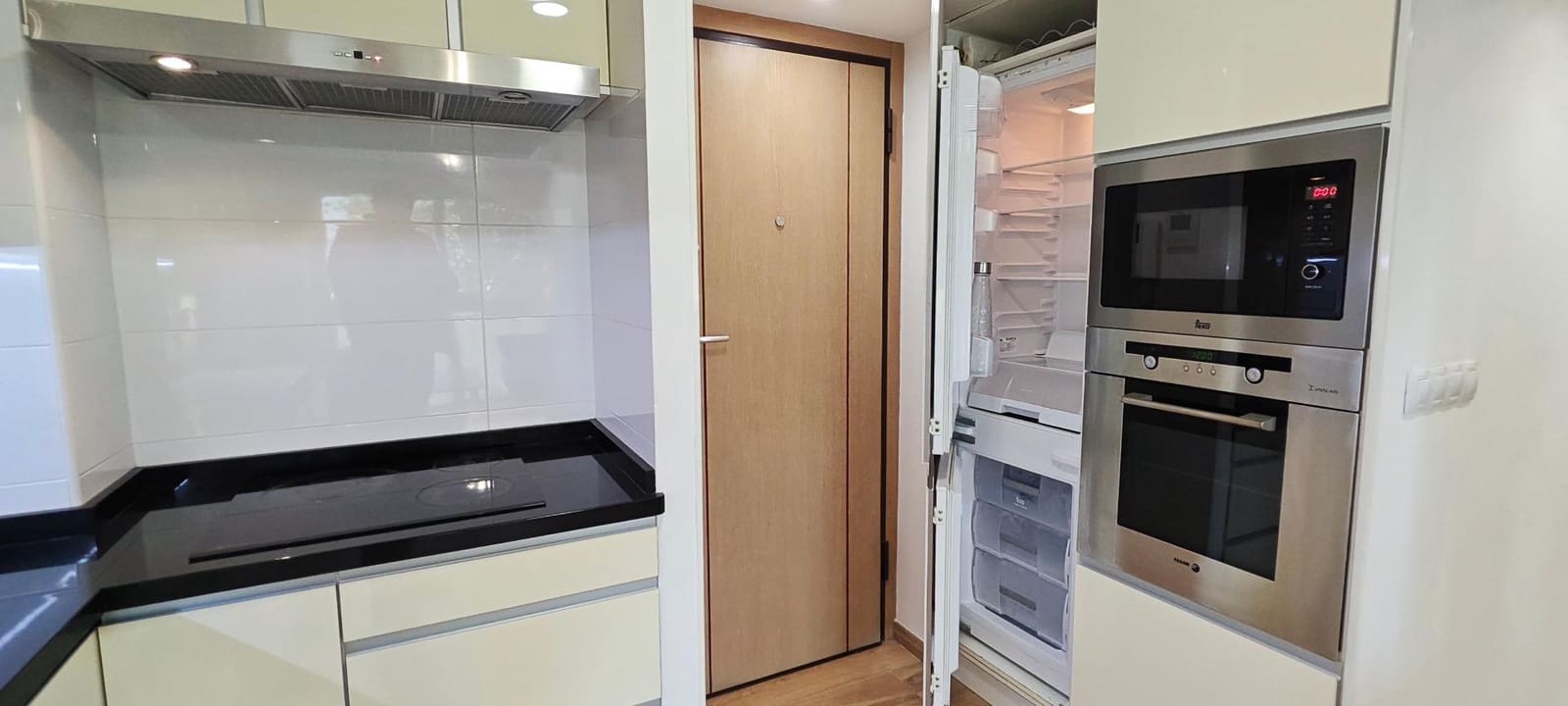 2 chambre Appartement à vendre à Playa de San Juan avec piscine - 410 000 € (Ref: 9730260)