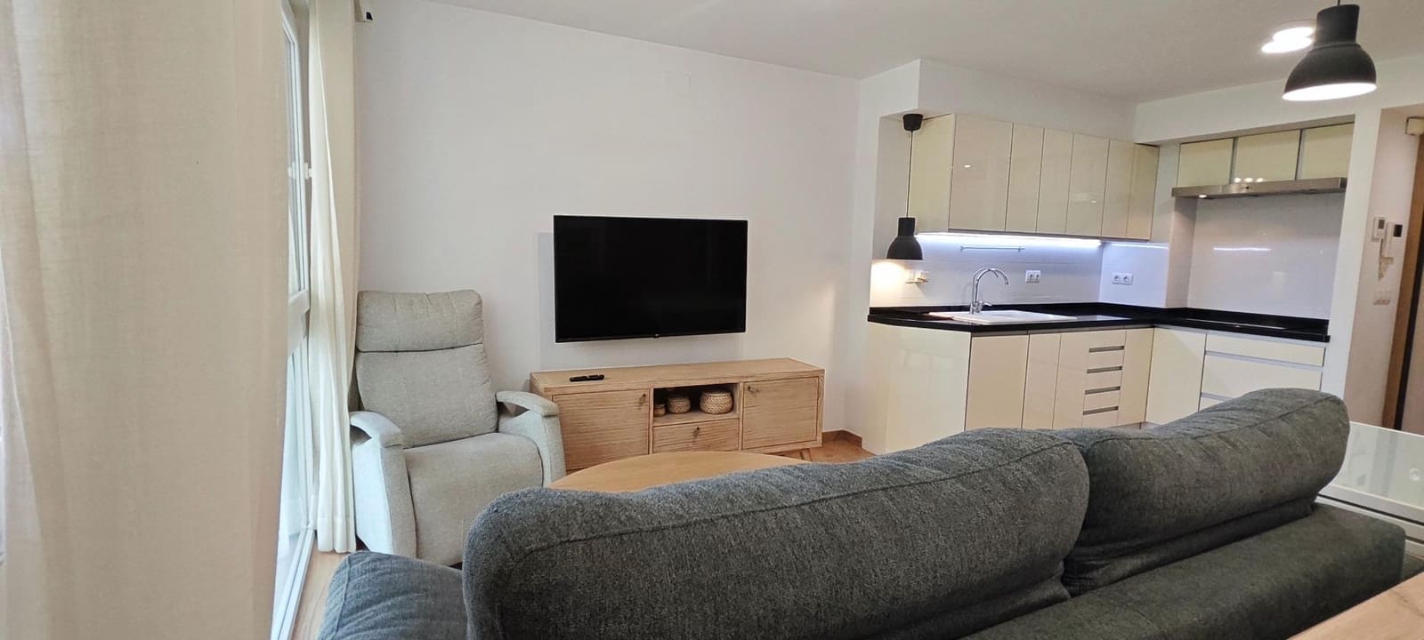 2 chambre Appartement à vendre à Playa de San Juan avec piscine - 410 000 € (Ref: 9730260)