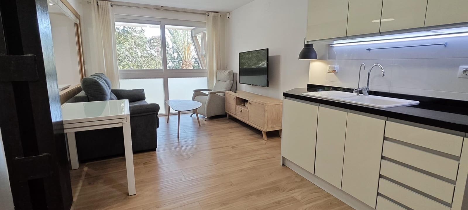 2 chambre Appartement à vendre à Playa de San Juan avec piscine - 410 000 € (Ref: 9730260)