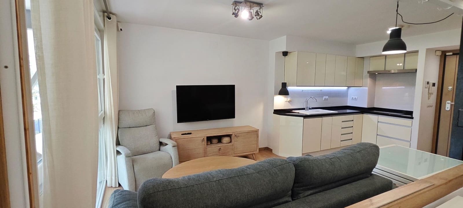 2 chambre Appartement à vendre à Playa de San Juan avec piscine - 410 000 € (Ref: 9730260)