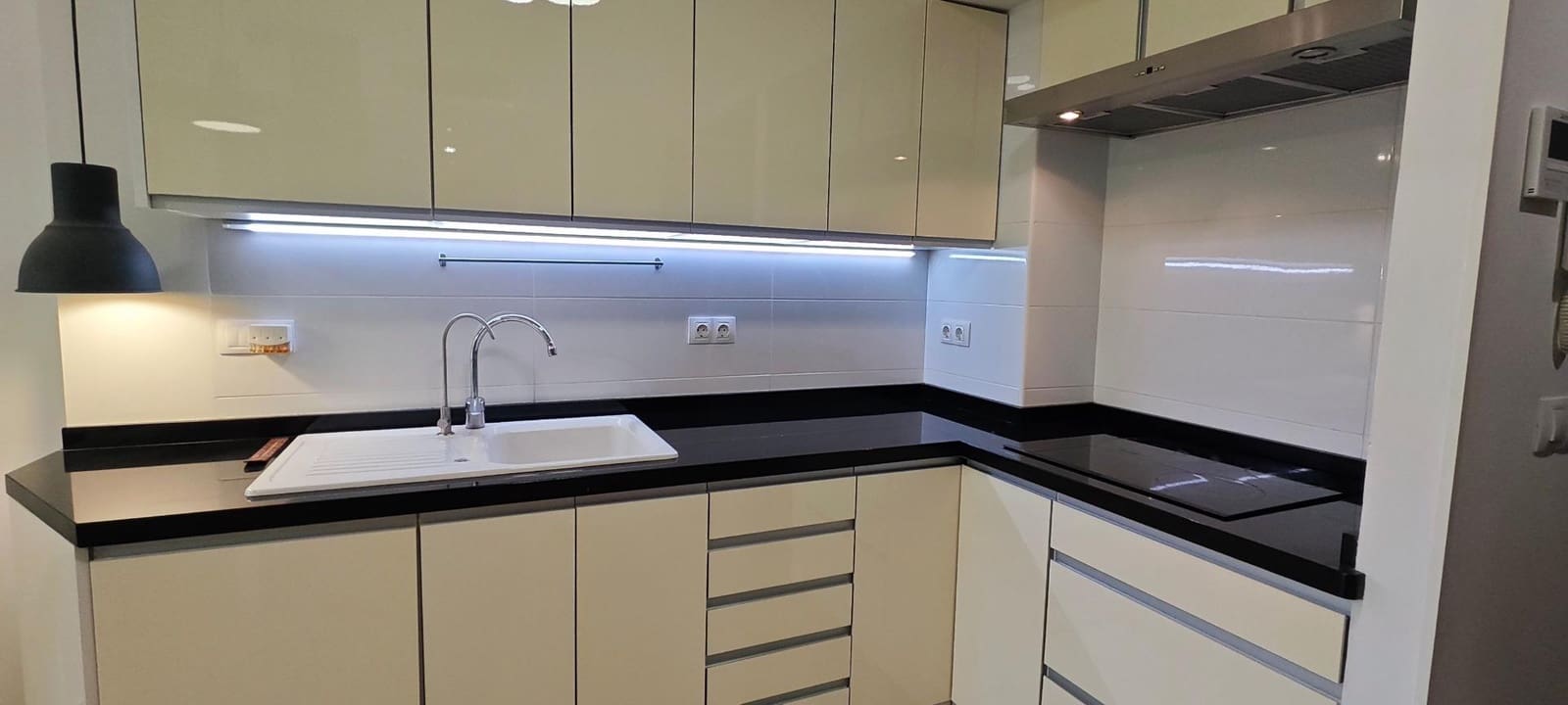 2 chambre Appartement à vendre à Playa de San Juan avec piscine - 410 000 € (Ref: 9730260)