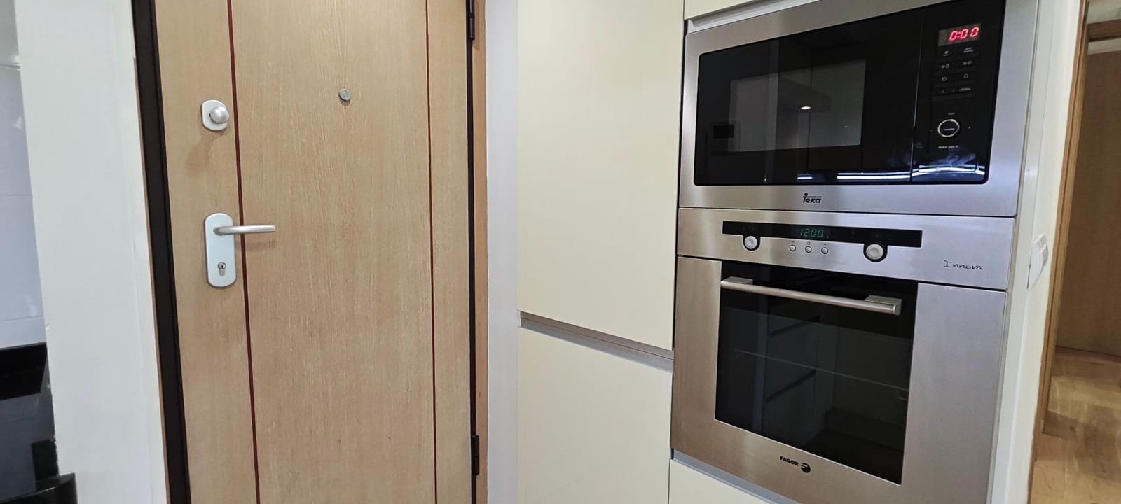 2 chambre Appartement à vendre à Playa de San Juan avec piscine - 410 000 € (Ref: 9730260)