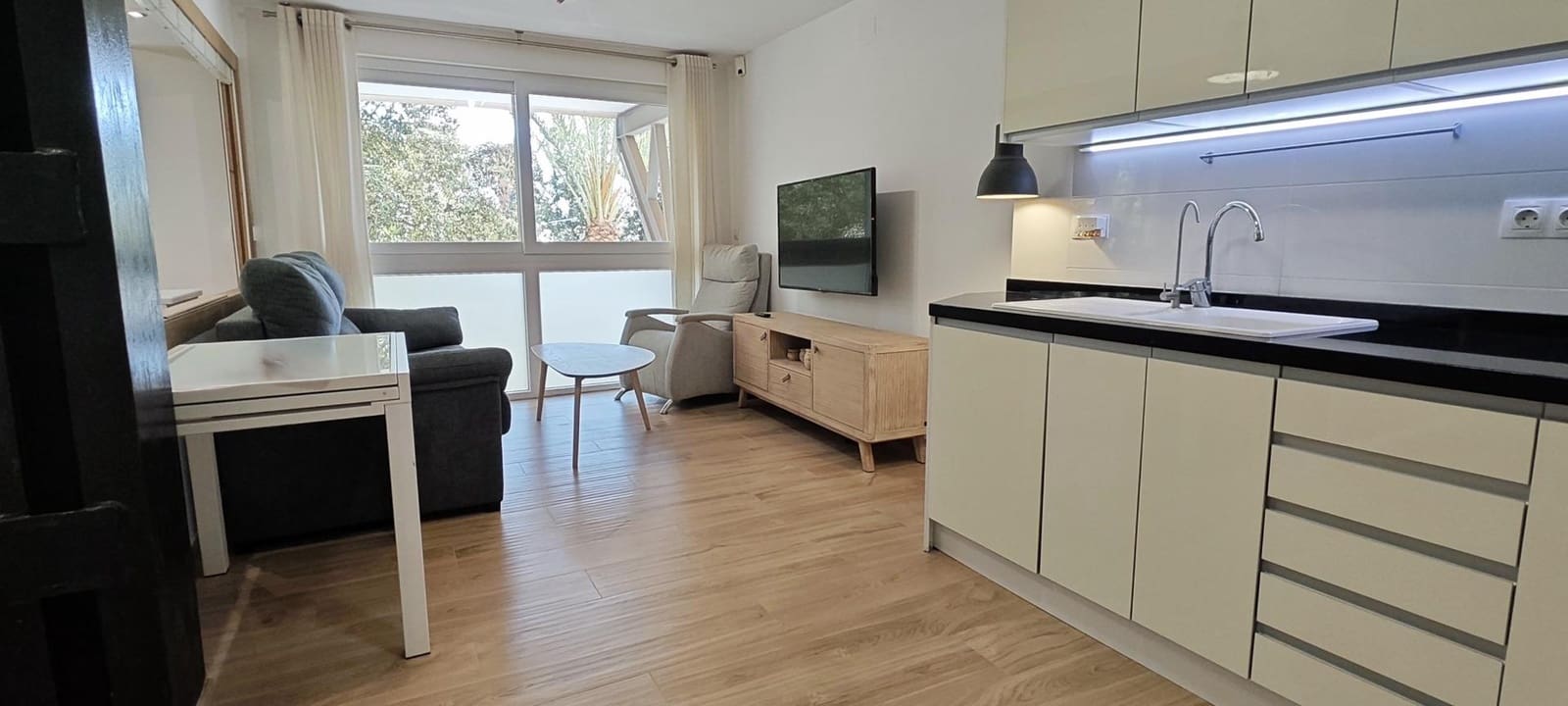 2 chambre Appartement à vendre à Playa de San Juan avec piscine - 410 000 € (Ref: 9730260)