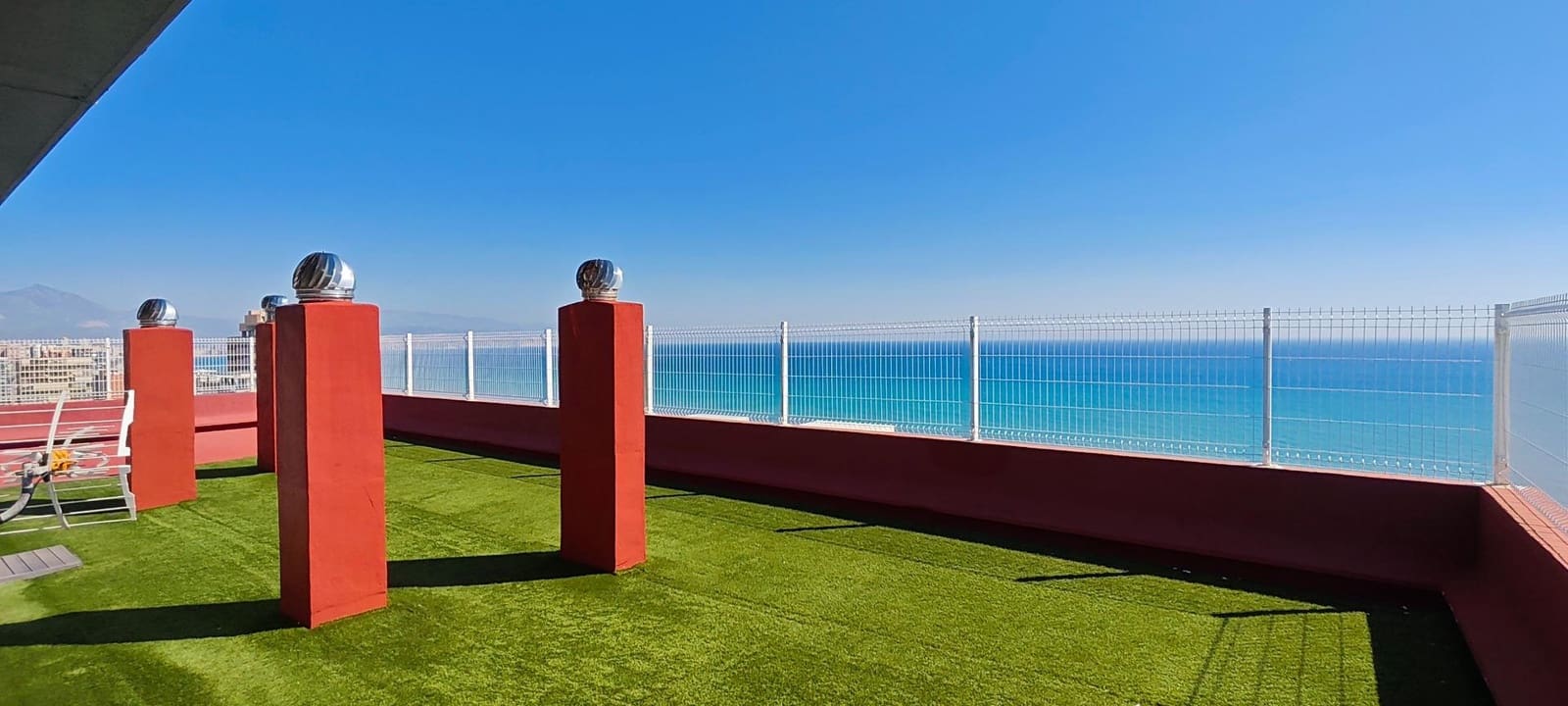 2 chambre Appartement à vendre à Playa de San Juan avec piscine - 410 000 € (Ref: 9730260)