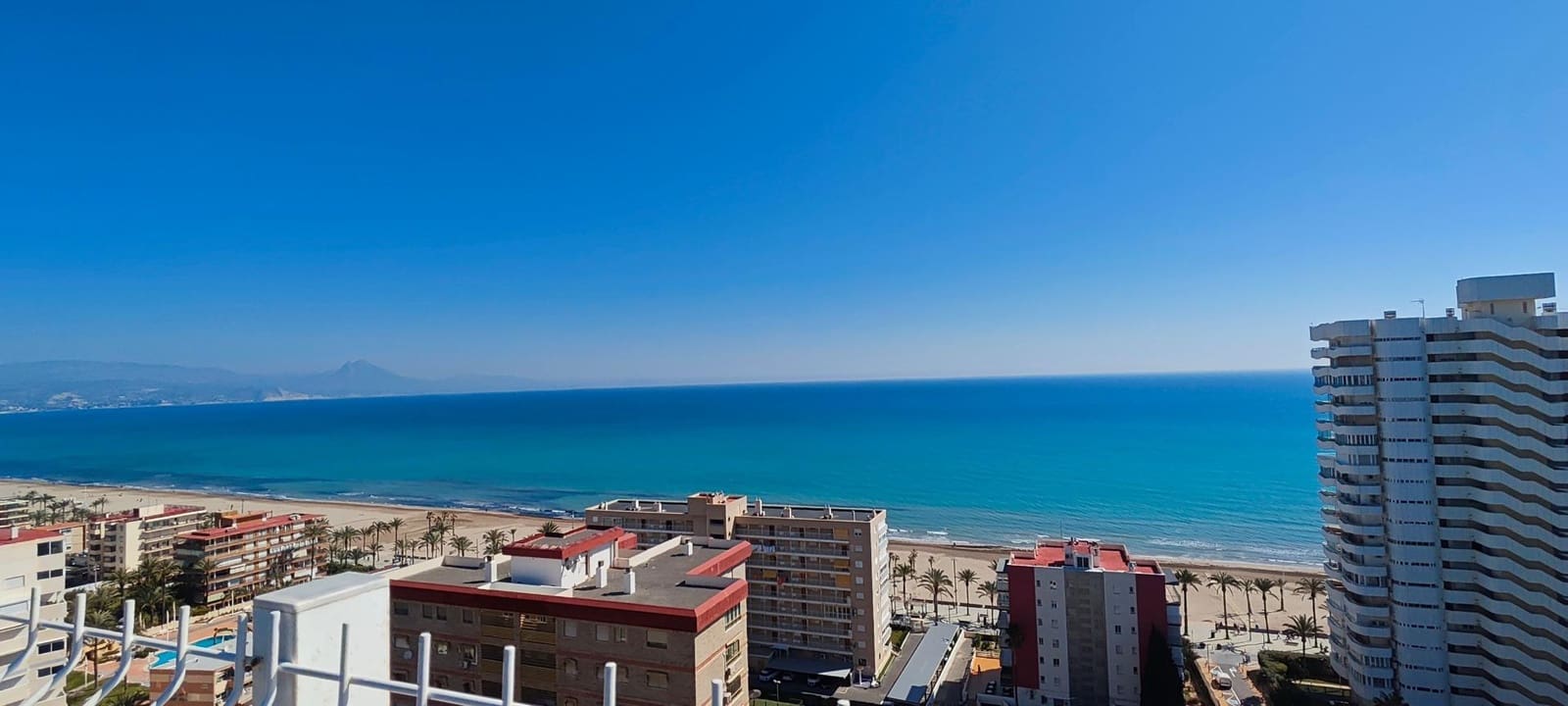 2 chambre Appartement à vendre à Playa de San Juan avec piscine - 410 000 € (Ref: 9730260)