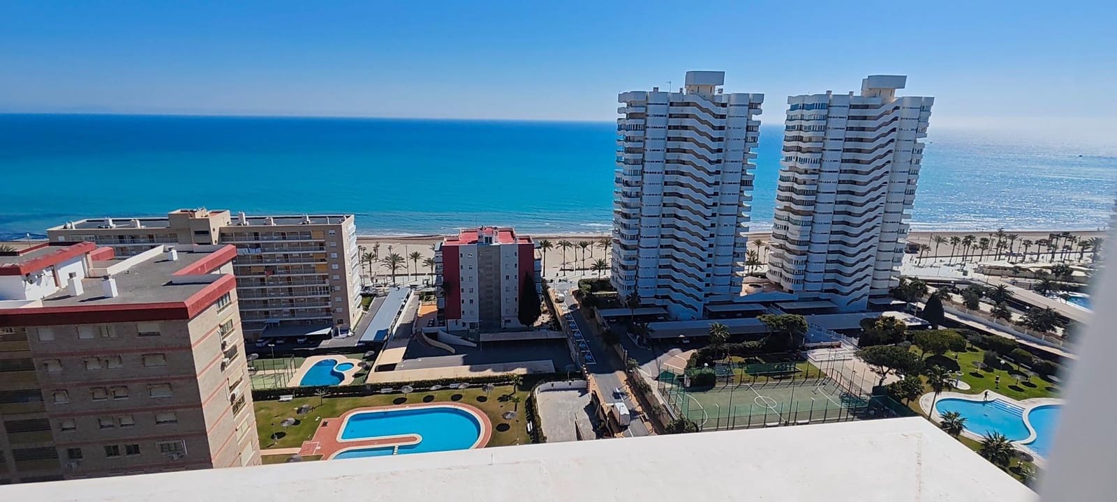 2 chambre Appartement à vendre à Playa de San Juan avec piscine - 410 000 € (Ref: 9730260)
