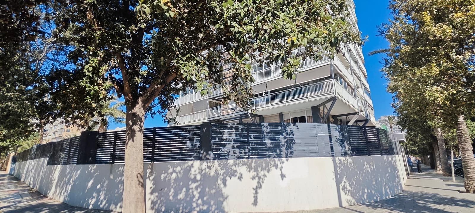 2 chambre Appartement à vendre à Playa de San Juan avec piscine - 410 000 € (Ref: 9730260)