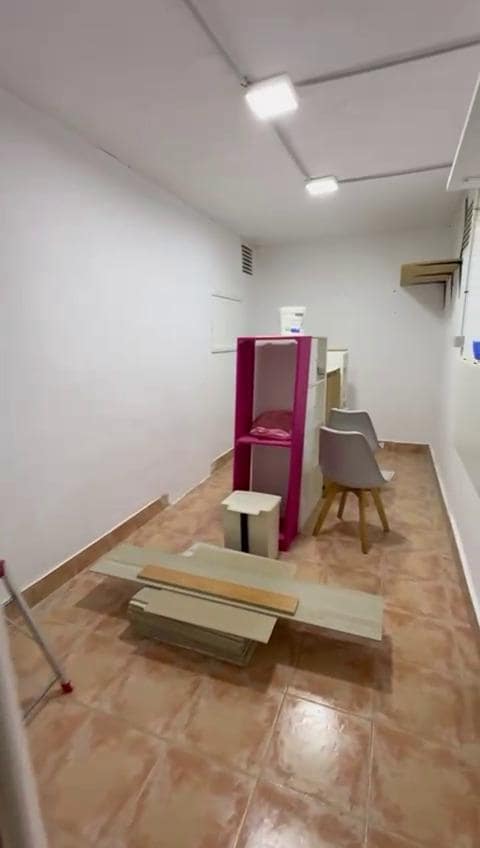 2 bedroom Apartment for sale in Playa de San Juan with pool - € 349,750 (Ref: 9730260)