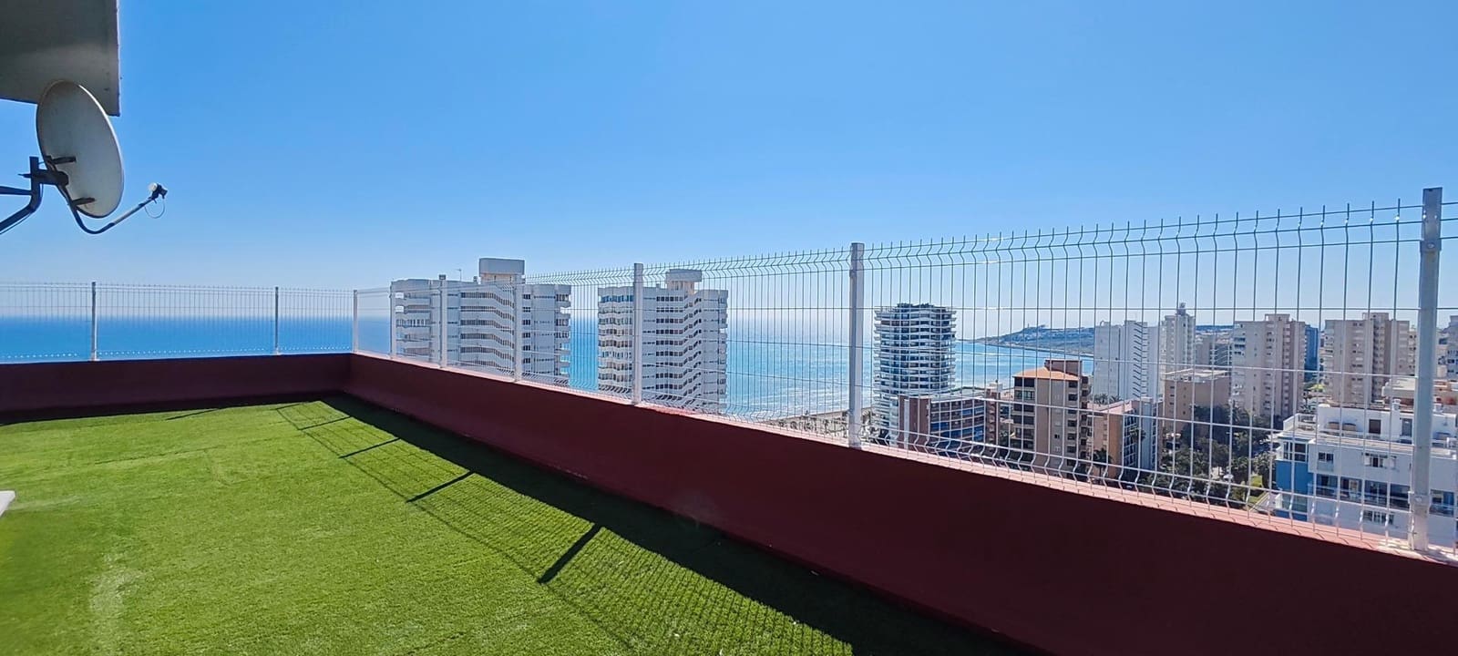 2 bedroom Apartment for sale in Playa de San Juan with pool - € 349,750 (Ref: 9730260)