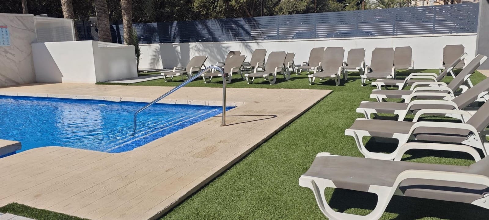 2 bedroom Apartment for sale in Playa de San Juan with pool - € 349,750 (Ref: 9730260)