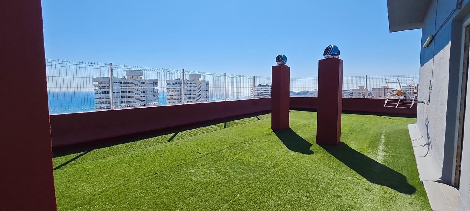 2 bedroom Apartment for sale in Playa de San Juan with pool - € 349,750 (Ref: 9730260)
