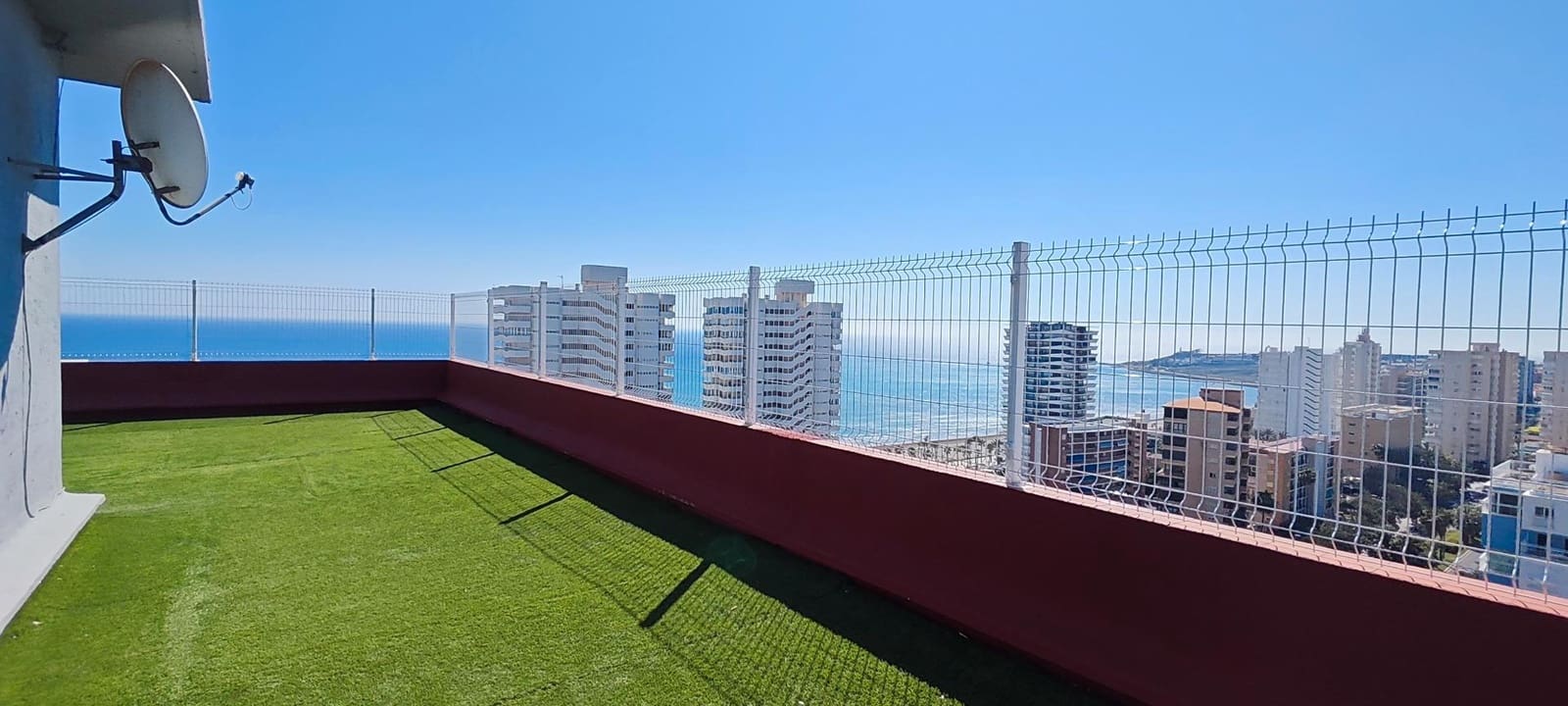 2 bedroom Apartment for sale in Playa de San Juan with pool - € 349,750 (Ref: 9730260)