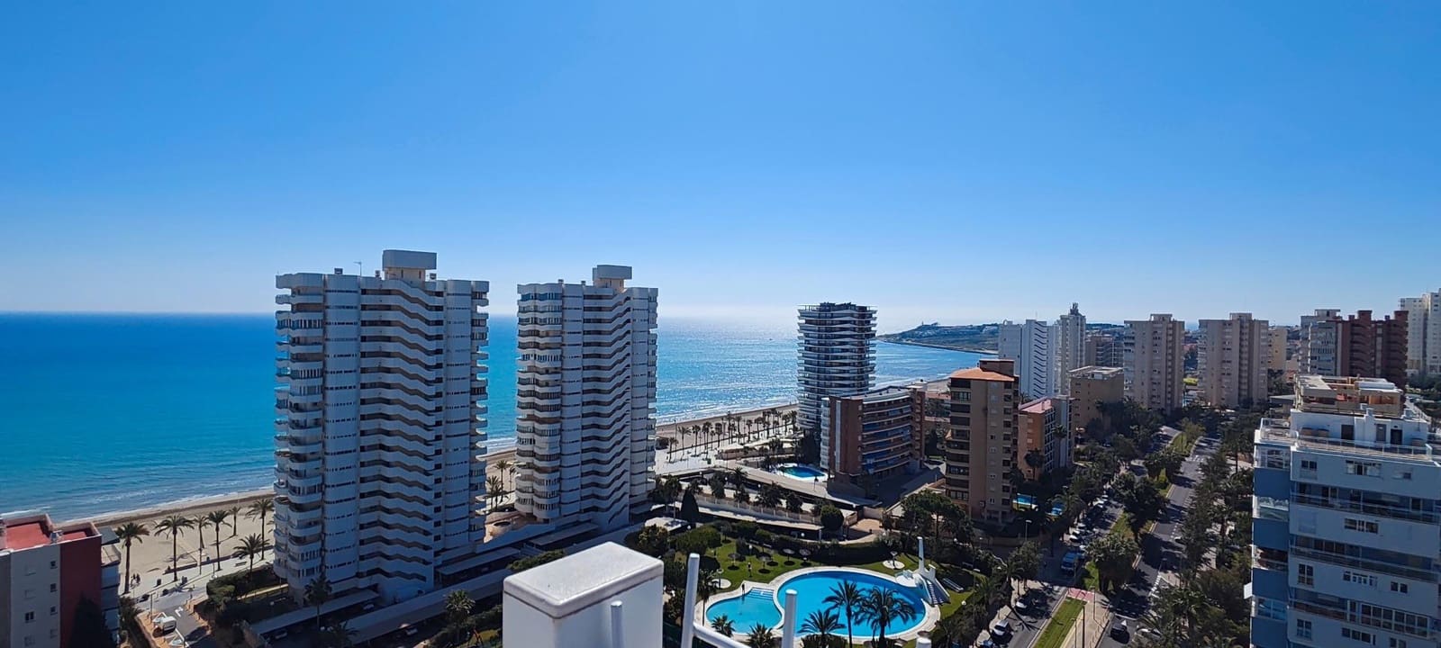 2 bedroom Apartment for sale in Playa de San Juan with pool - € 349,750 (Ref: 9730260)
