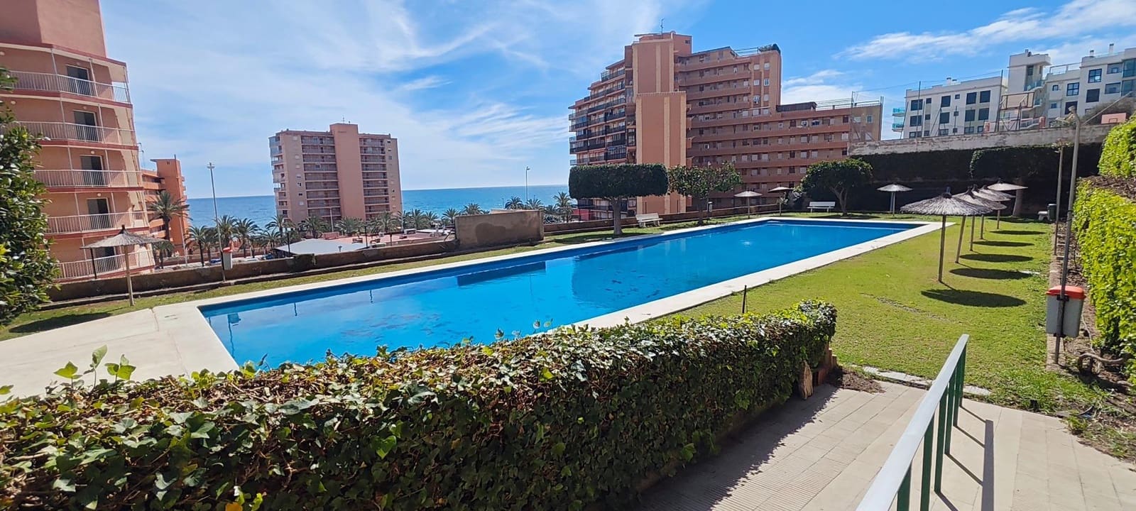 3 sovrum Lägenhet till salu i Arenales del Sol med pool garage - 335 500 € (Ref: 9752047)