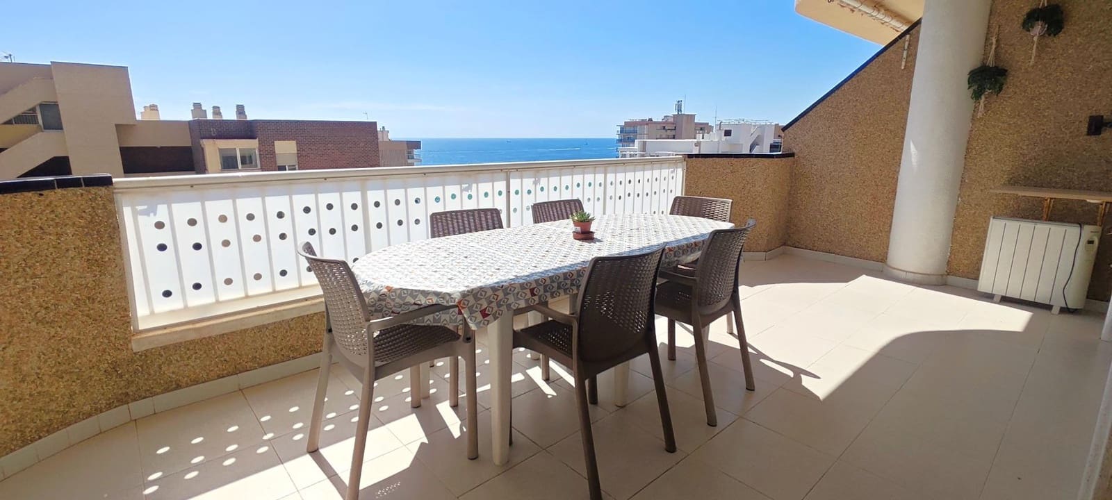3 sovrum Lägenhet till salu i Arenales del Sol med garage - 447 000 € (Ref: 9911084)