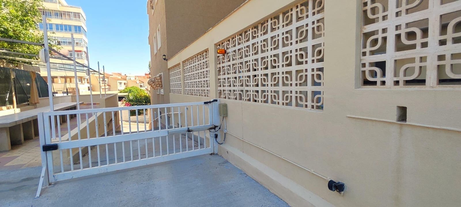 3 sovrum Lägenhet till salu i Arenales del Sol med garage - 447 000 € (Ref: 9911084)