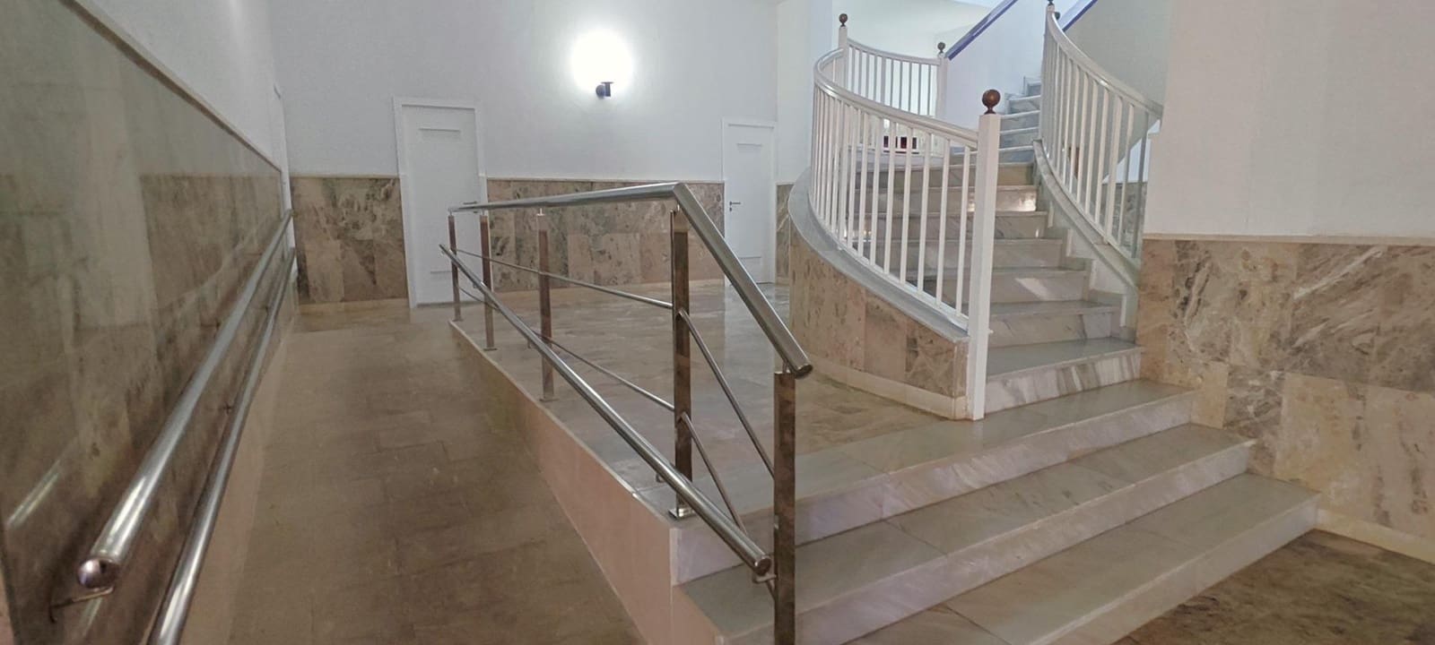 3 sovrum Lägenhet till salu i Arenales del Sol med garage - 447 000 € (Ref: 9911084)