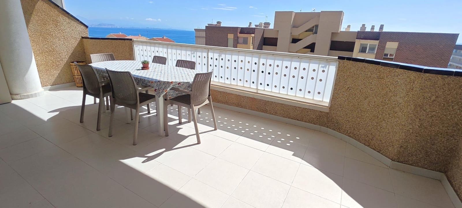3 sovrum Lägenhet till salu i Arenales del Sol med garage - 447 000 € (Ref: 9911084)