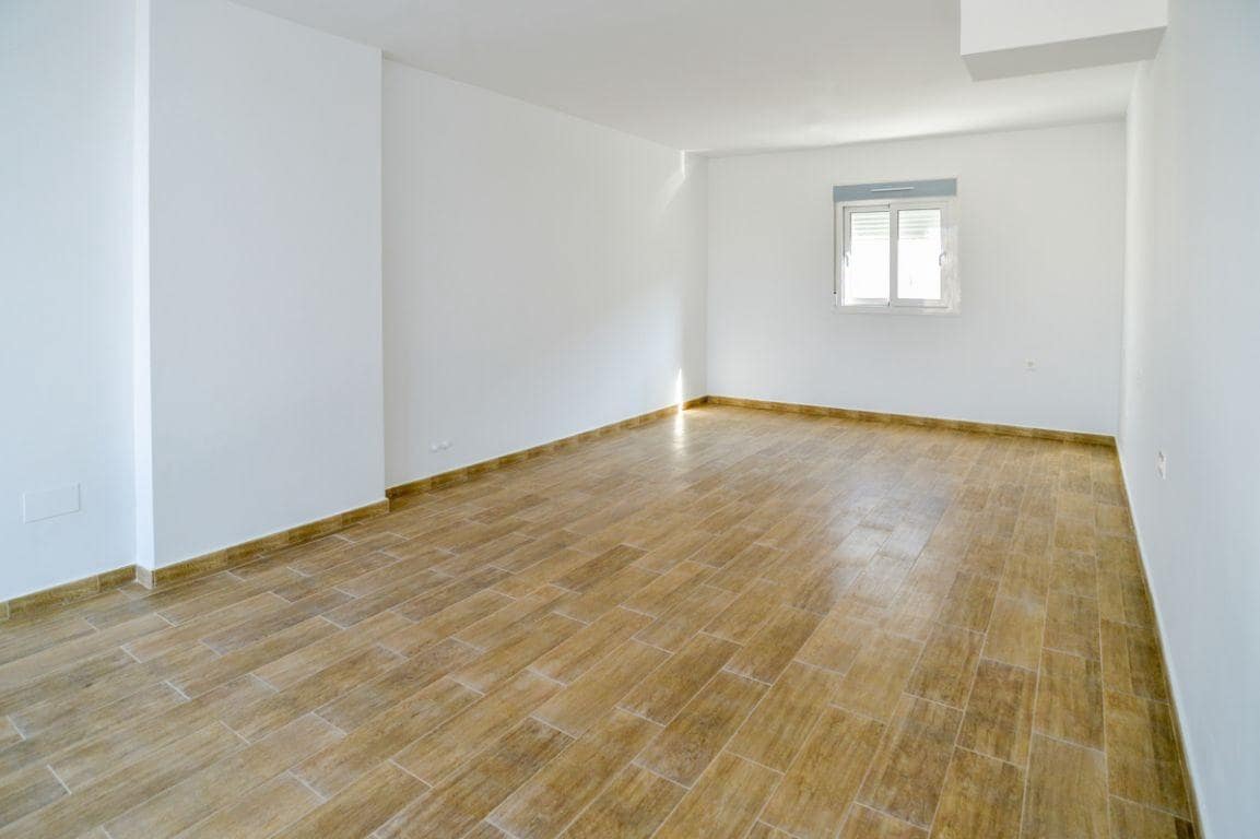 2 bedroom Apartment for sale in Gran Alacant with pool - € 330,000 (Ref: 9934227)