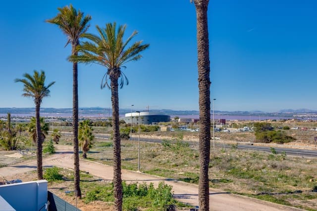 3 makuuhuone Huvila myytävänä paikassa Parque Acuático - Sector 25, Torrevieja mukana uima-altaan 
autotalli - 585 000 € (Ref: 9957996)