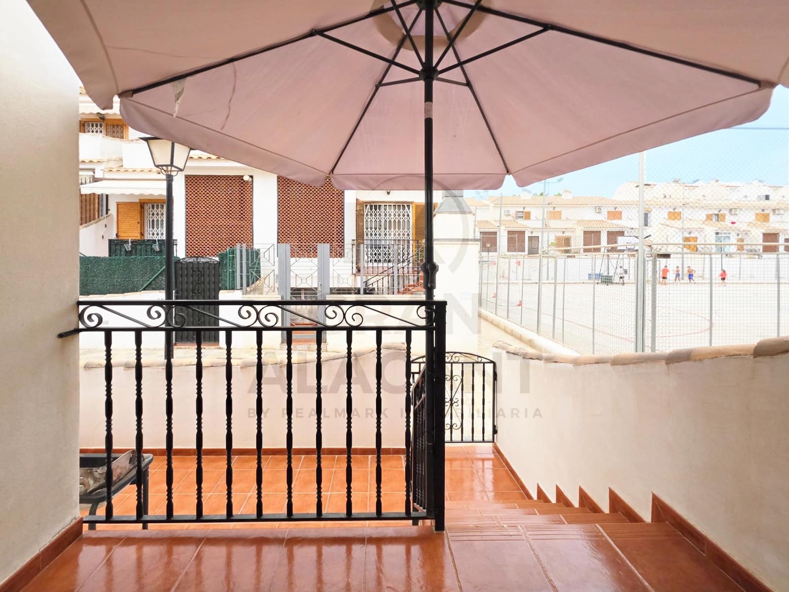 3 bedroom Bungalow for sale in Gran Alacant with pool - € 307,900 (Ref: 10017573)